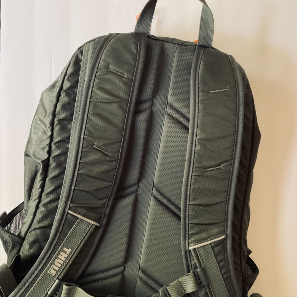 THULE "EnRoute Strut" Backpack EUC - Picture 5 of 10